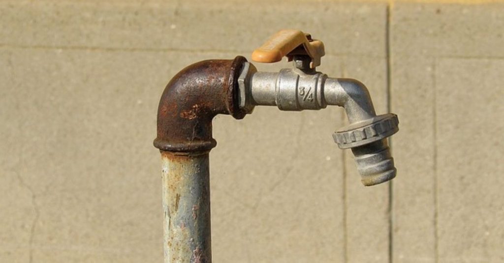 water-pipe-with-faucet