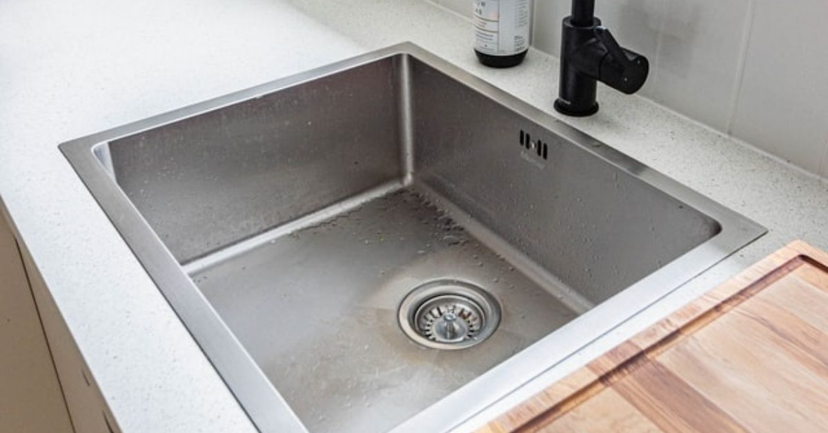 my kitchen sink drain smells like mold