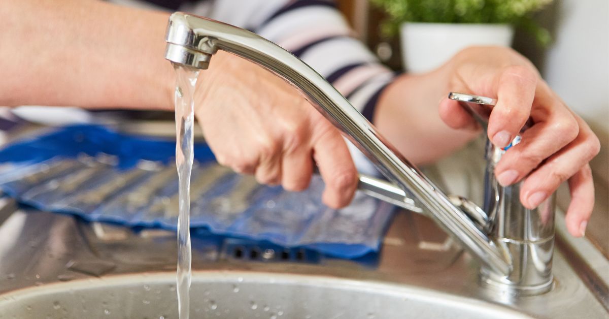 Kitchen Faucet Leaking At The Base? Do This! - Plumbing Sniper